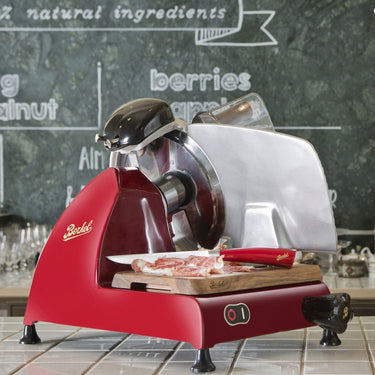 Berkel Red Line 250 + ilmainen tarjoilulautanen - punainen